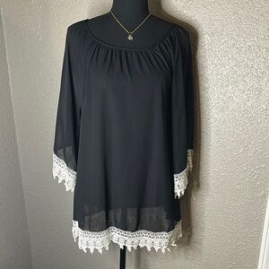 GIDDY UP GLAMOUR Elegant Lace‎ Trim Women's Top